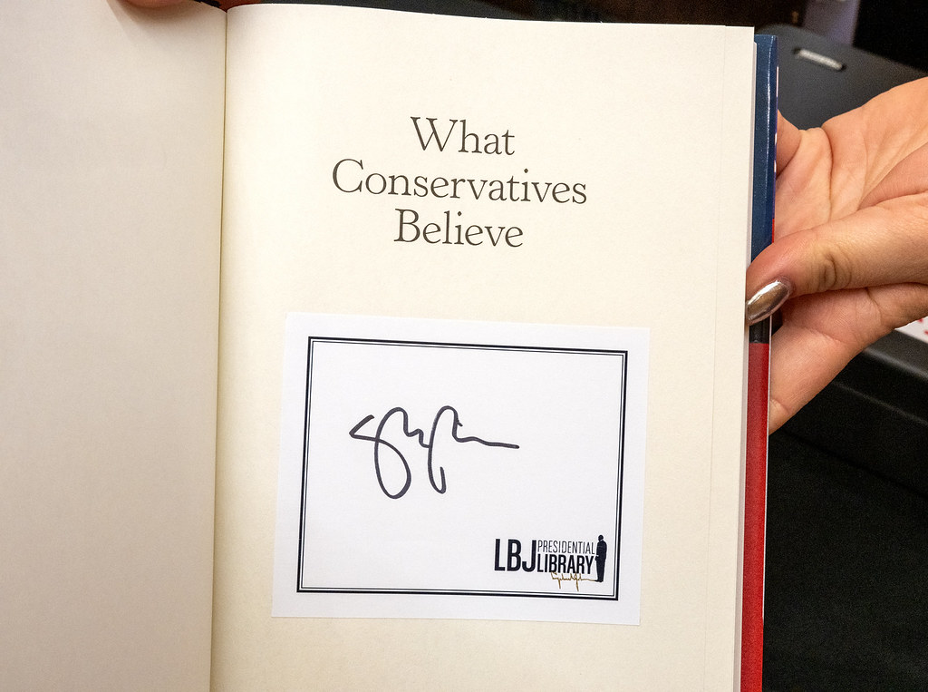 İmzalı What Conservatives Believe Kitabı ve LBJ Kütüphanesi Mührü
