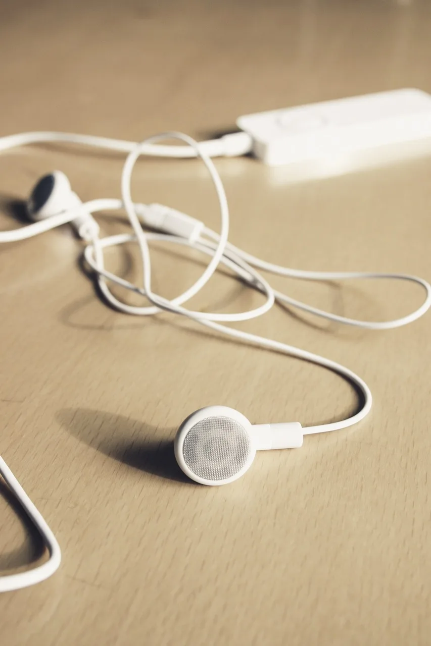 iPod ile müzik dinleme - kulaklık ve taşınabilir ses cihazı