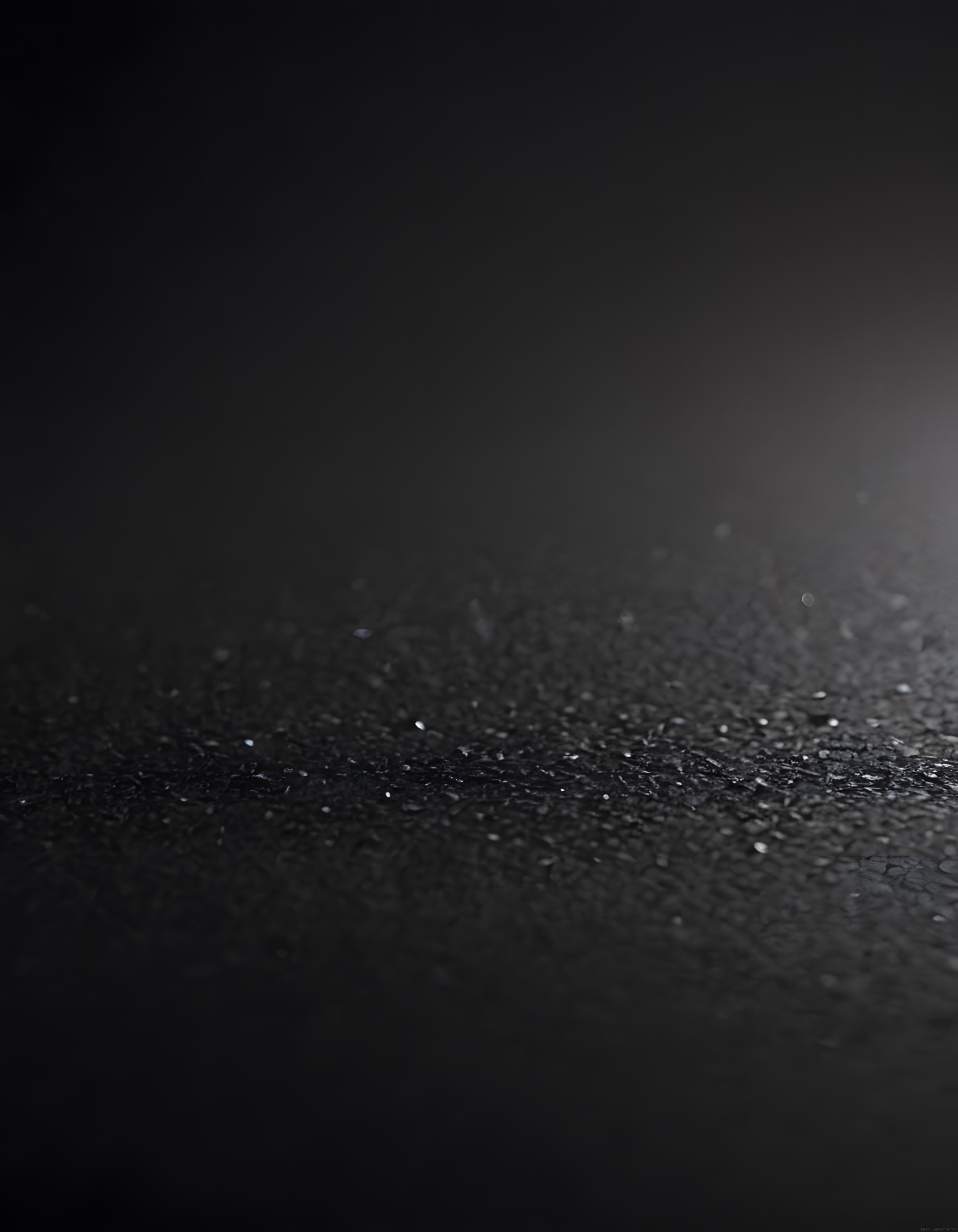 Işığın Dans Ettiği Islak Zemin: Karanlık ve Atmosferik Minimalist Fotoğraf