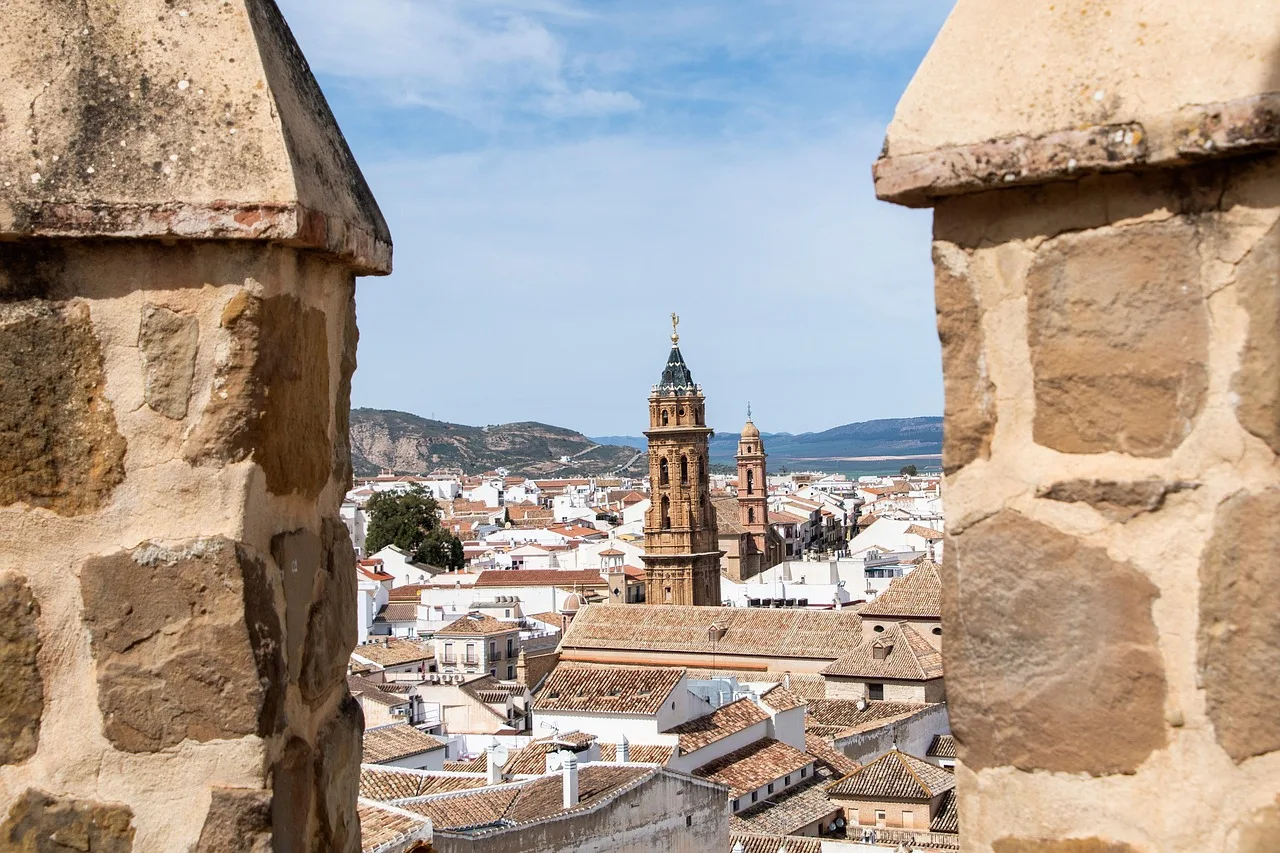 İspanya Malaga kilise kulesi mimari detay fotoğrafı