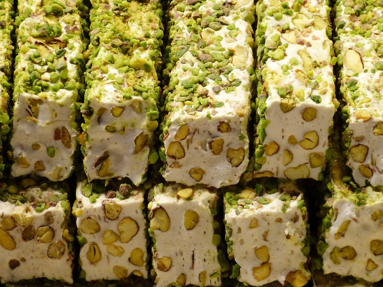 İstanbul çarşısı tatlı pistachio lokumu - renkli pazarlık