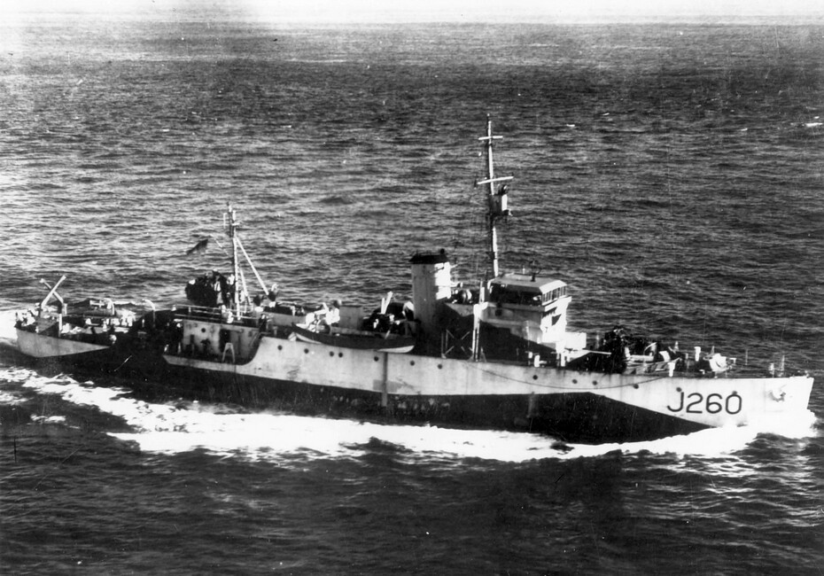 J260 Bord Numaralı II. Dünya Savaşı Dönemi Tarihi Savaş Gemisi Deniz Fotoğrafı