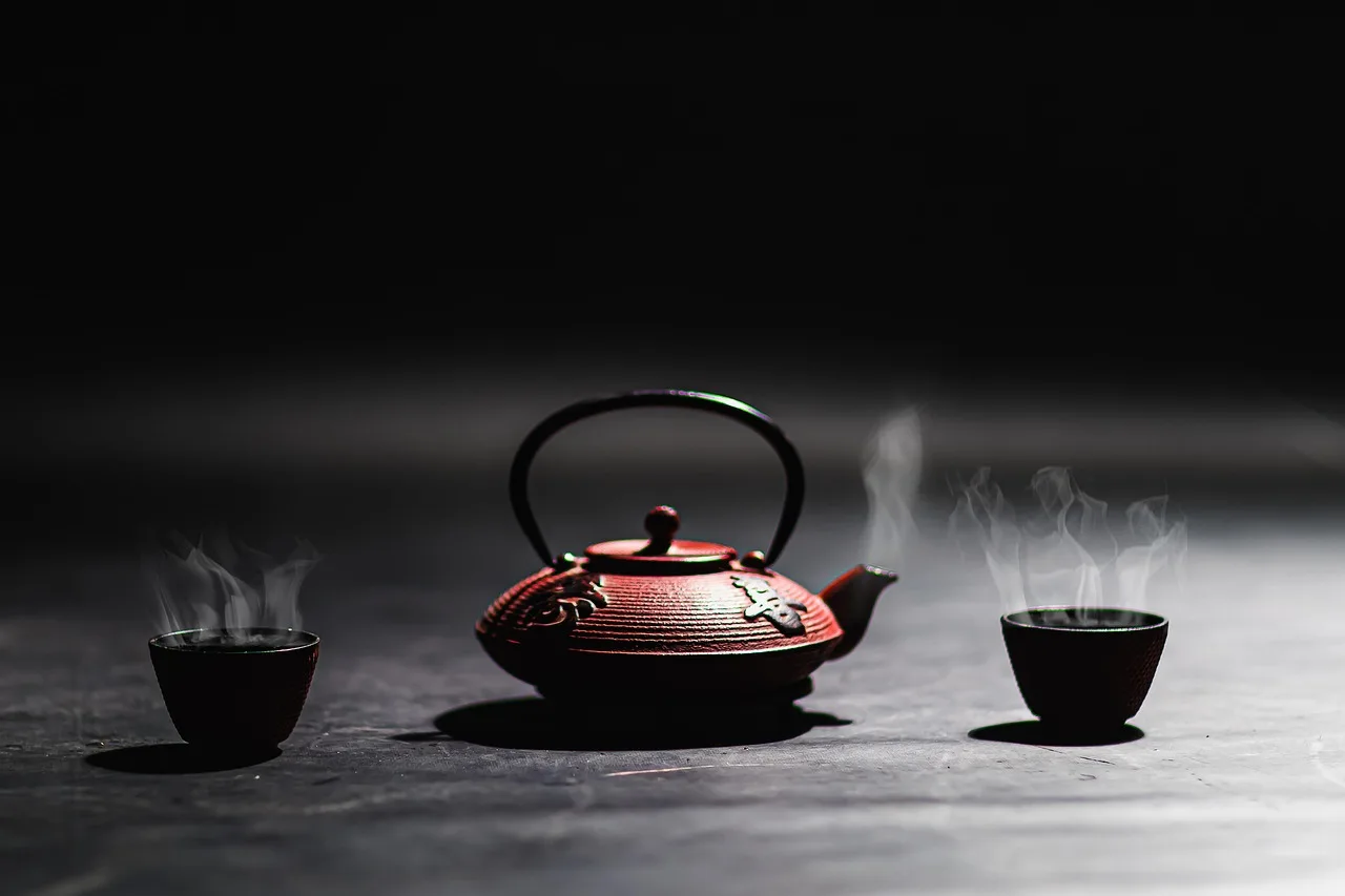 Japon çay seremonisi çaydanlık ve fincanlar fotoğrafı Japon çay seremonisi çaydanlık ve fincanlar fotoğrafı