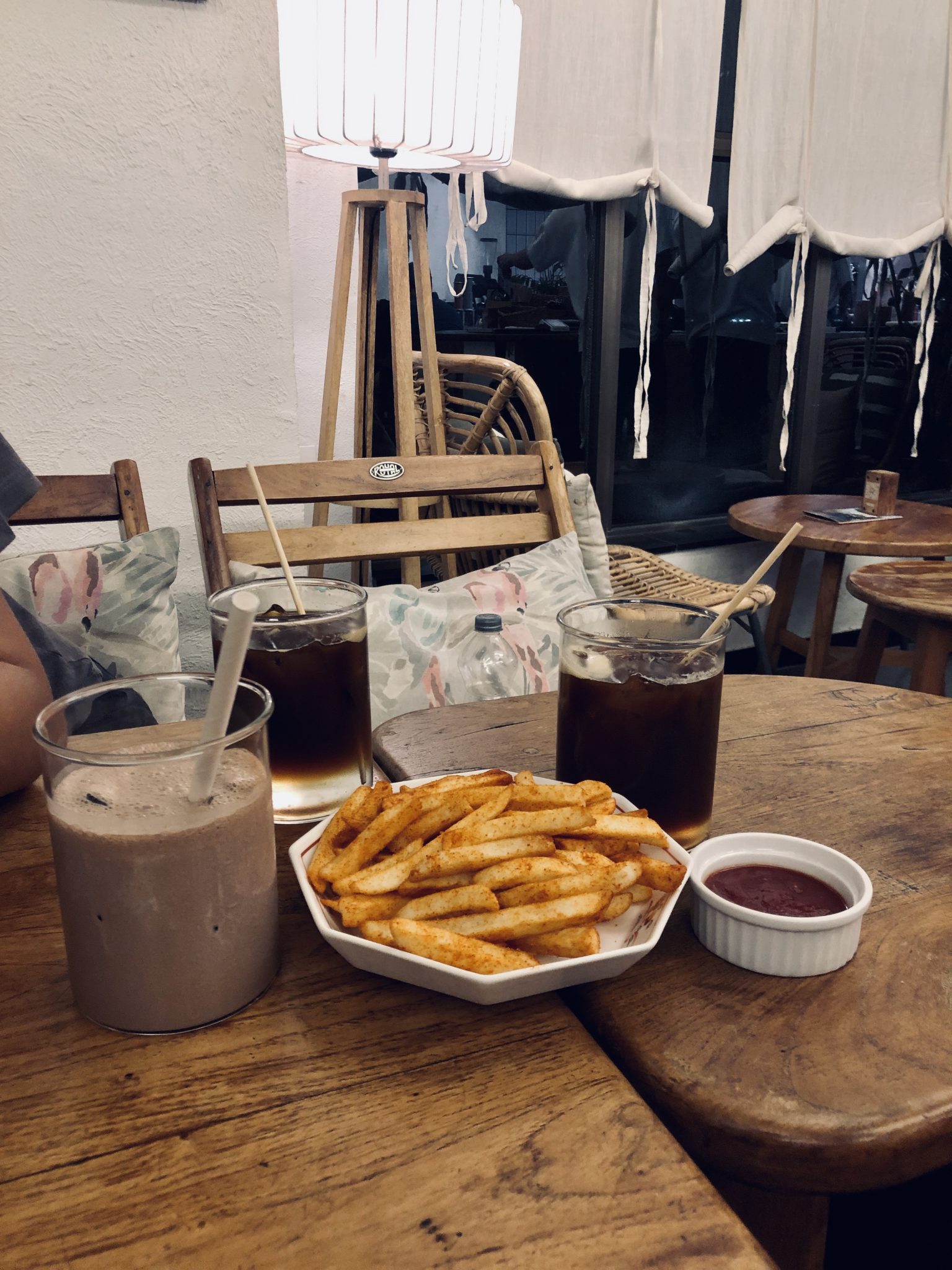 Kafe Keyfi: Soğuk Kahve, Milkshake ve Çıtır Patates Kızartması