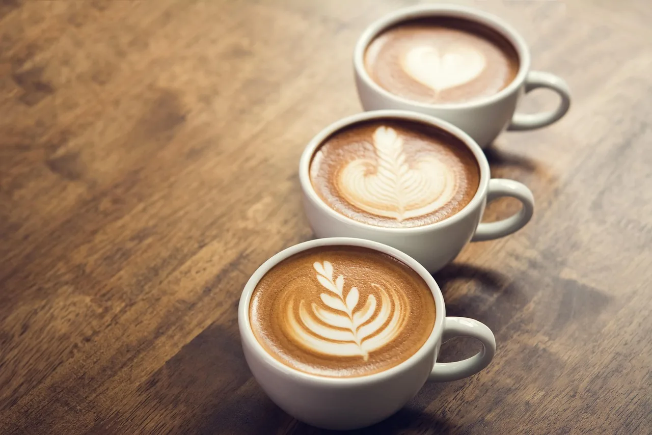 Kahve fincanı ve espresso çekimi - kahve fotoğrafı