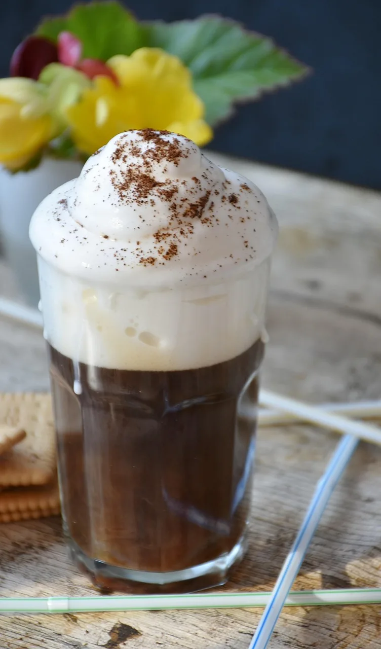 Kahve latte macchiato kahvaltı keyfi - kremalı içecek
