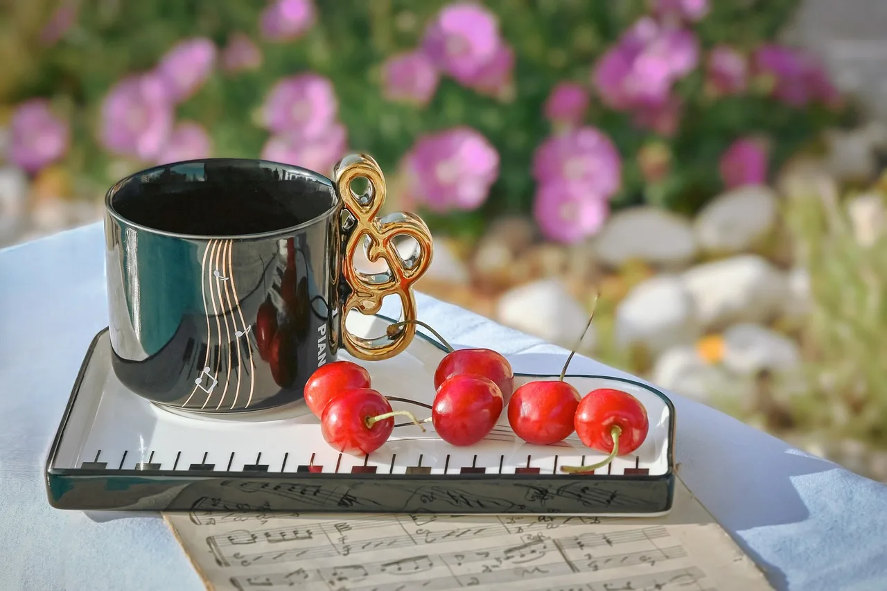 Kahve ve müzik temalı yaratıcı fotoğraf