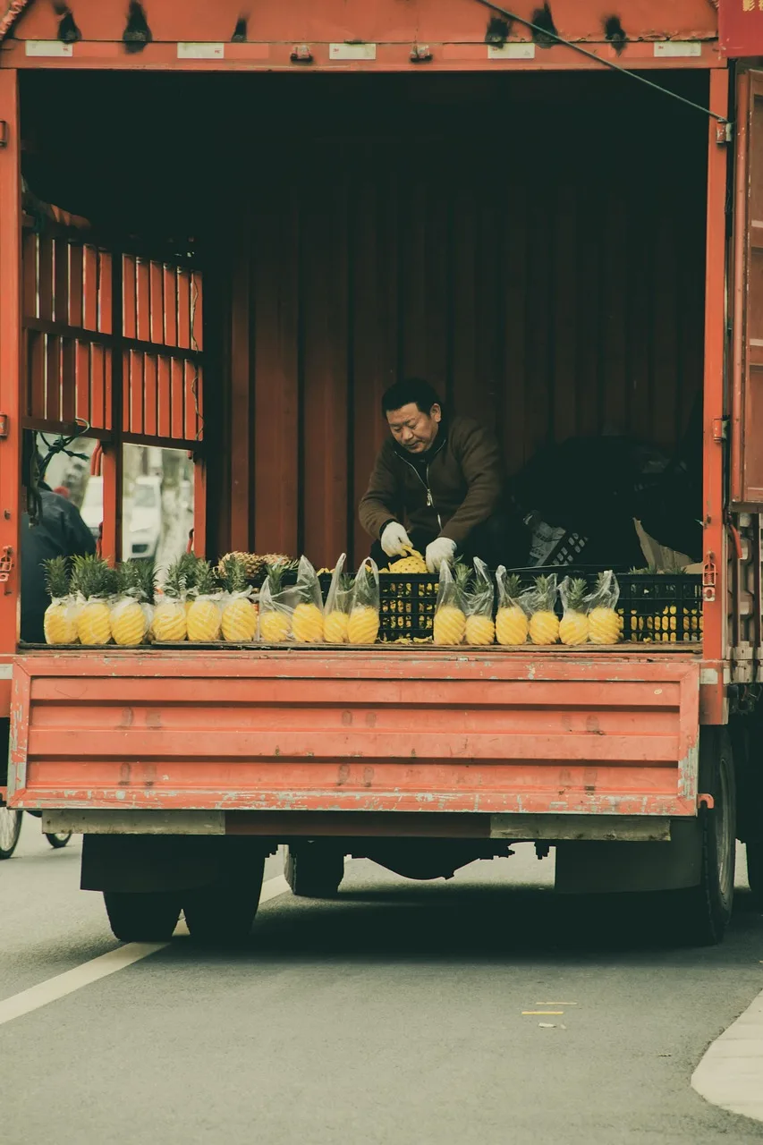 Kamyonlu pazar satıcısı sokak fotoğrafı