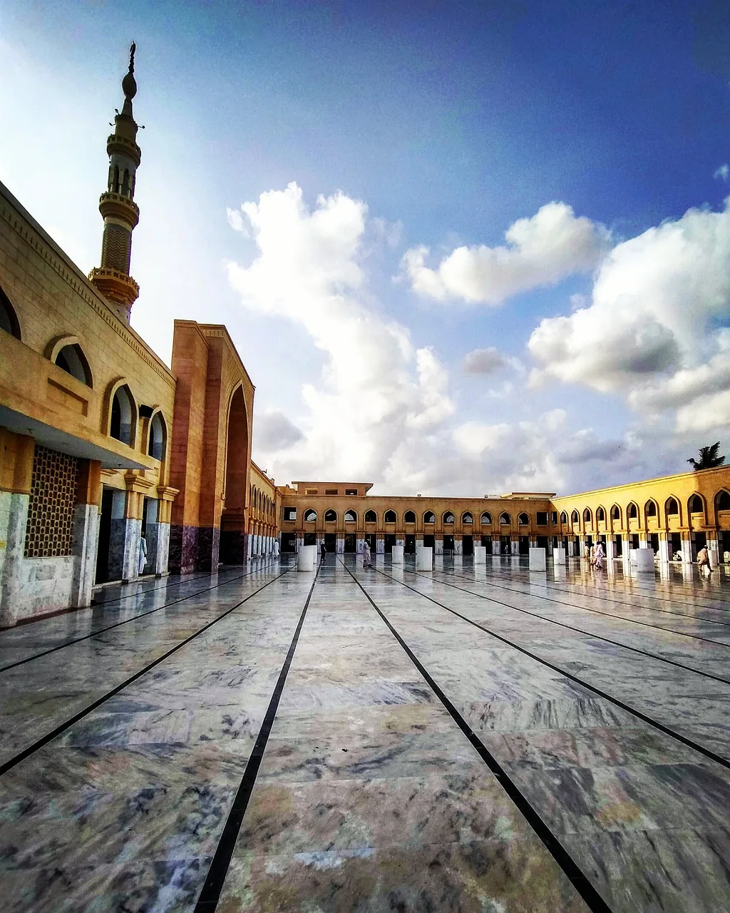 Karachi camii mimarisi - kutsal ibadet yapısı