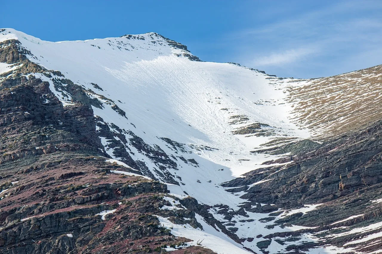 Karla kaplı dağ manzarası - Montana