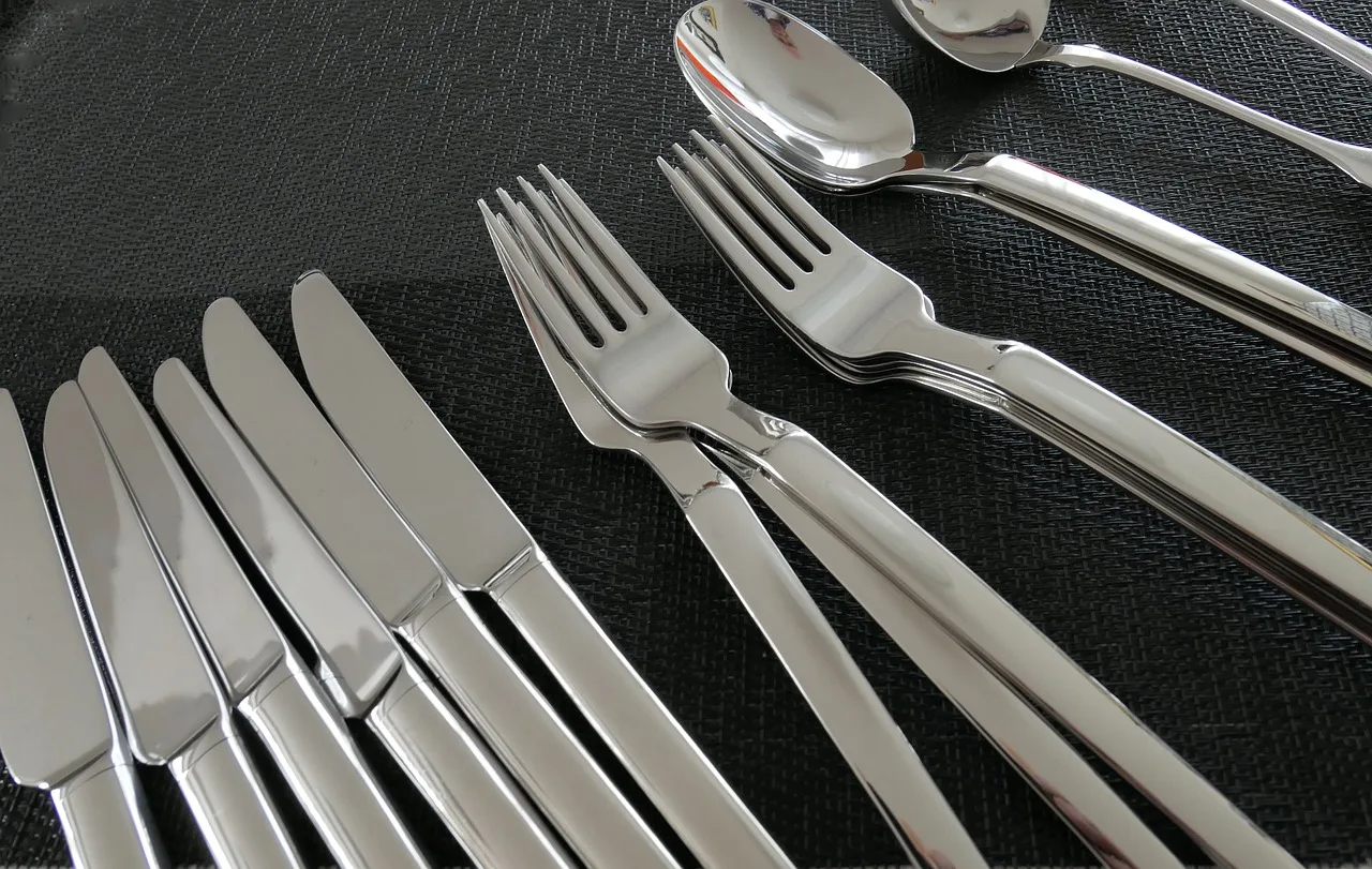 Keskin bıçak çatal kaşık seti - restoran fotoğrafı