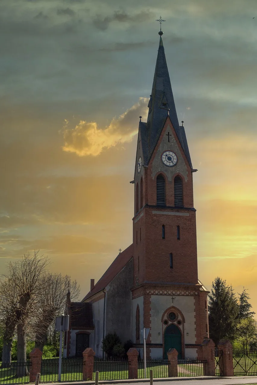 Kilise mimarisi ortaçağ penceresi - tarihî yapı