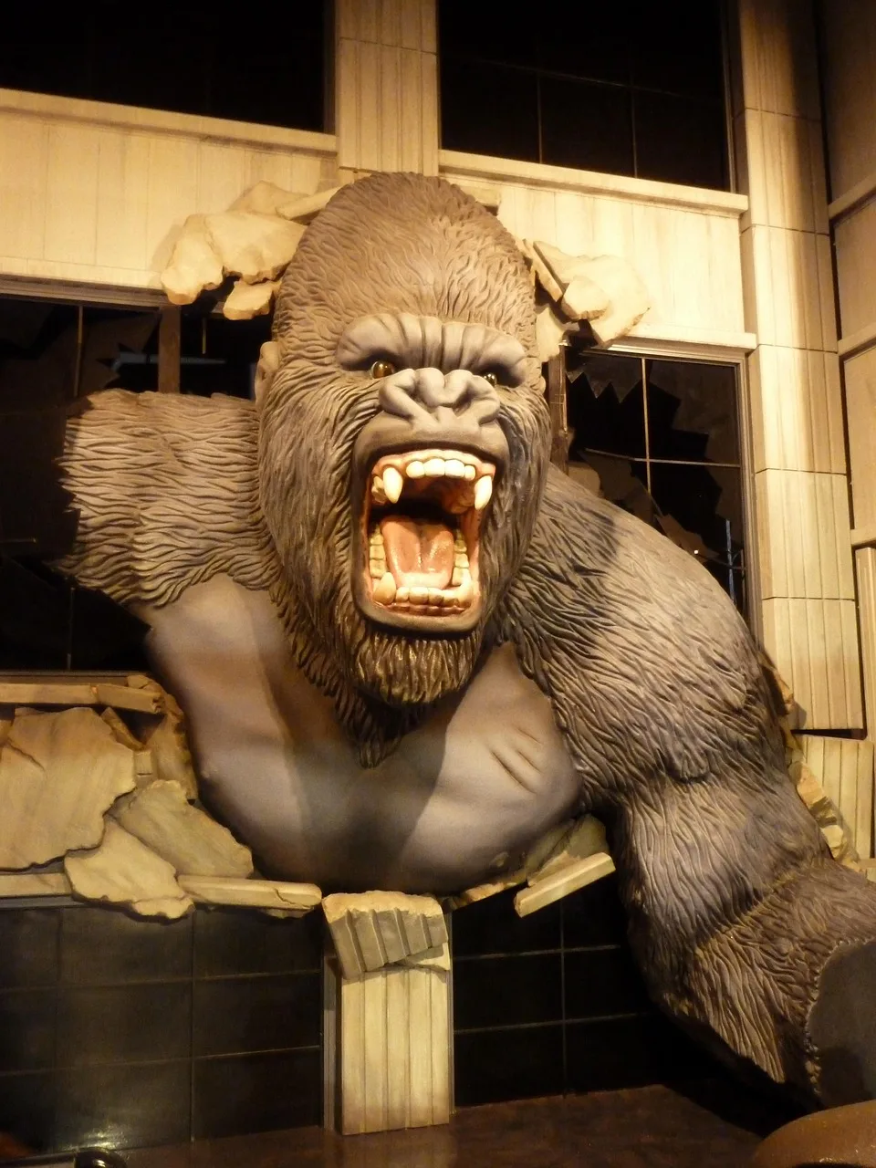 King Kong balina müzesinde dev heykel - macera