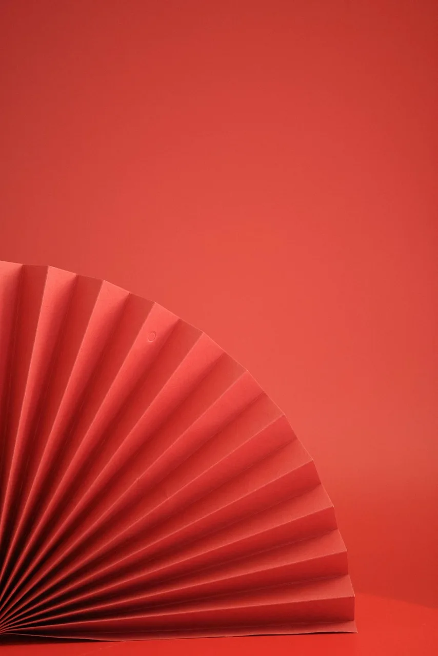 Kırmızı Çin geleneksel origami fanı - duvar kağıdı