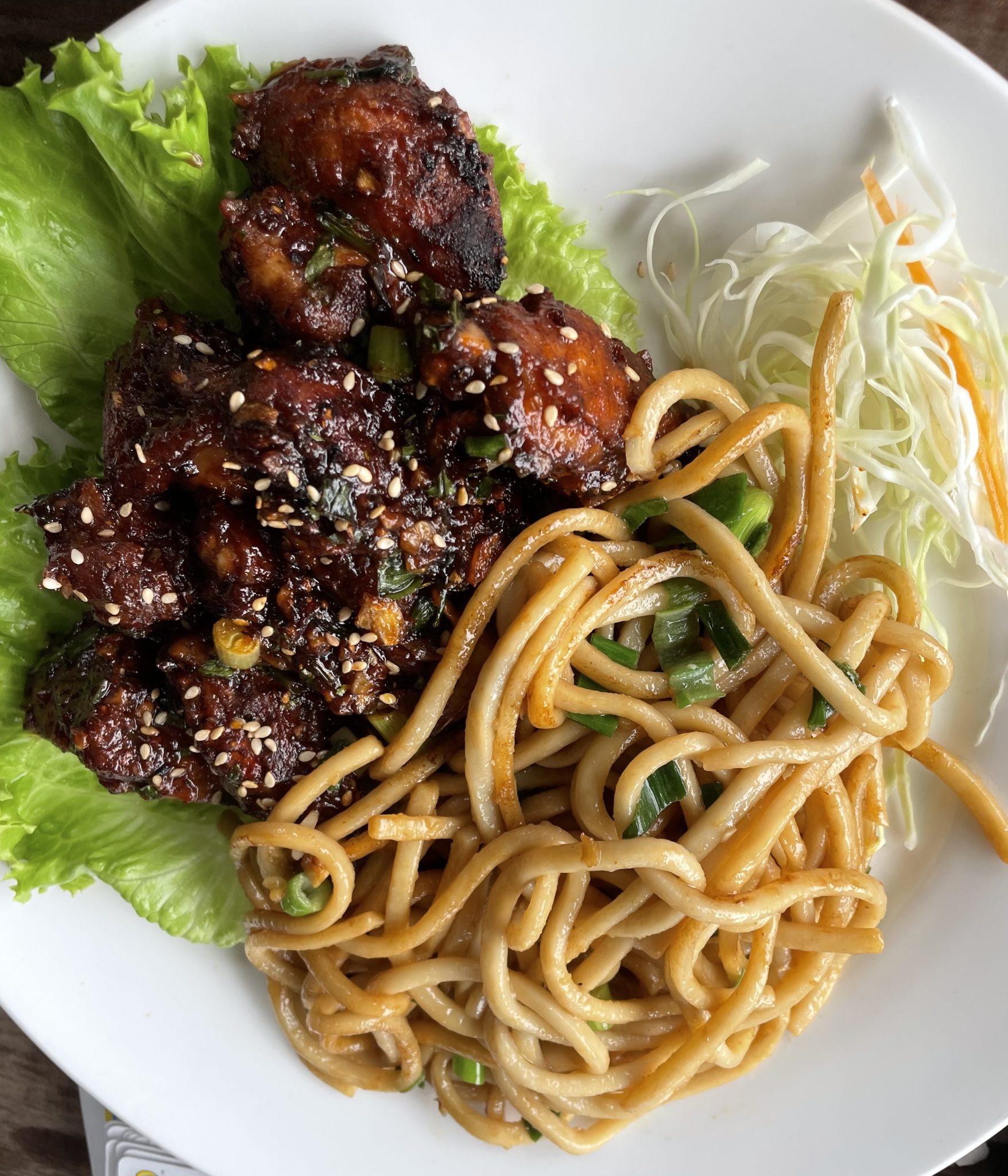 Kıtır Susamlı Soya Soslu Tavuk ve Sebzeli Noodle ile Uzak Doğu Lezzeti