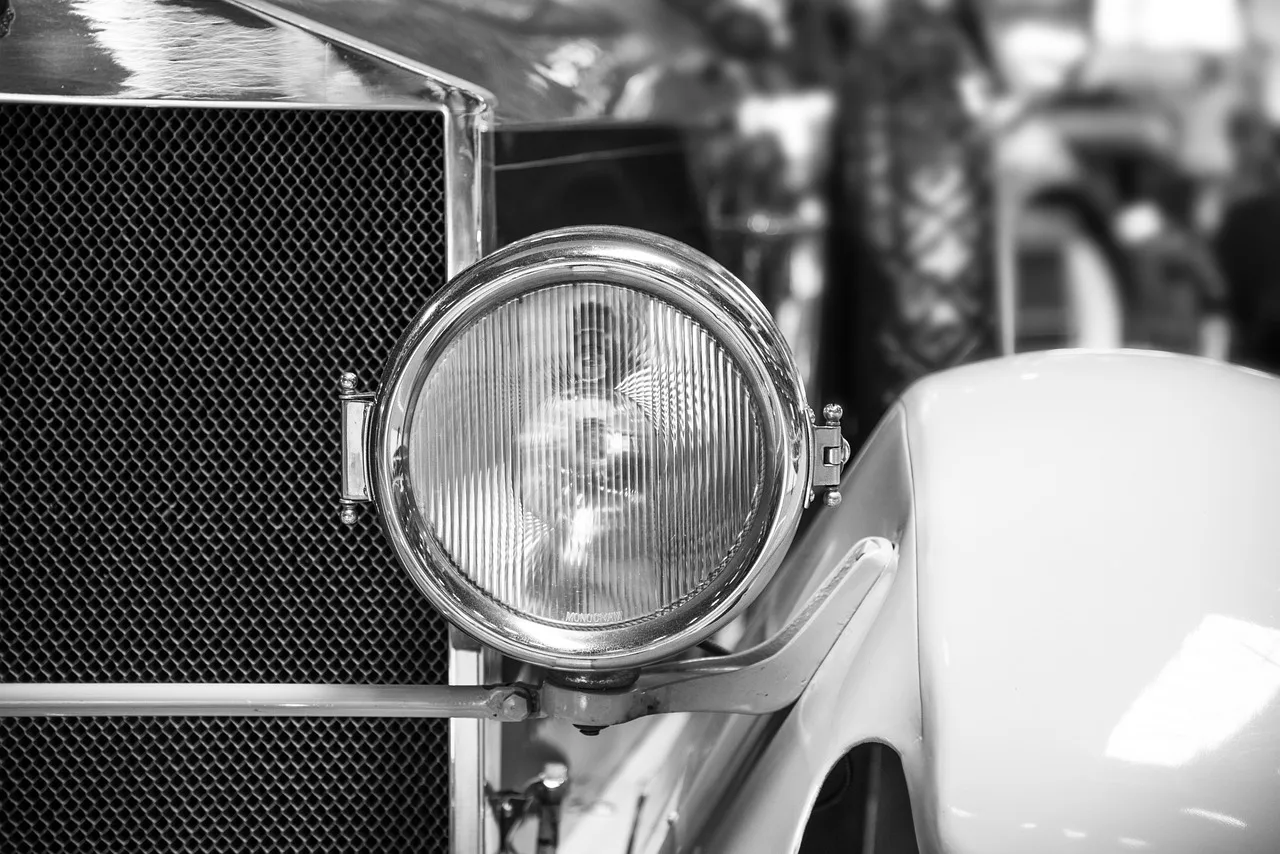 Klasik araba farı - retro vintage otomobil fotoğrafı
