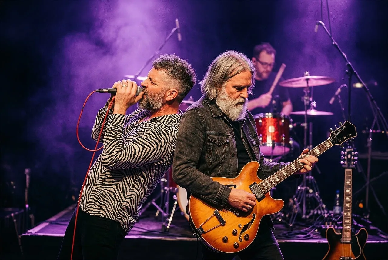 Konser sahnesinde enerjik rock performansı