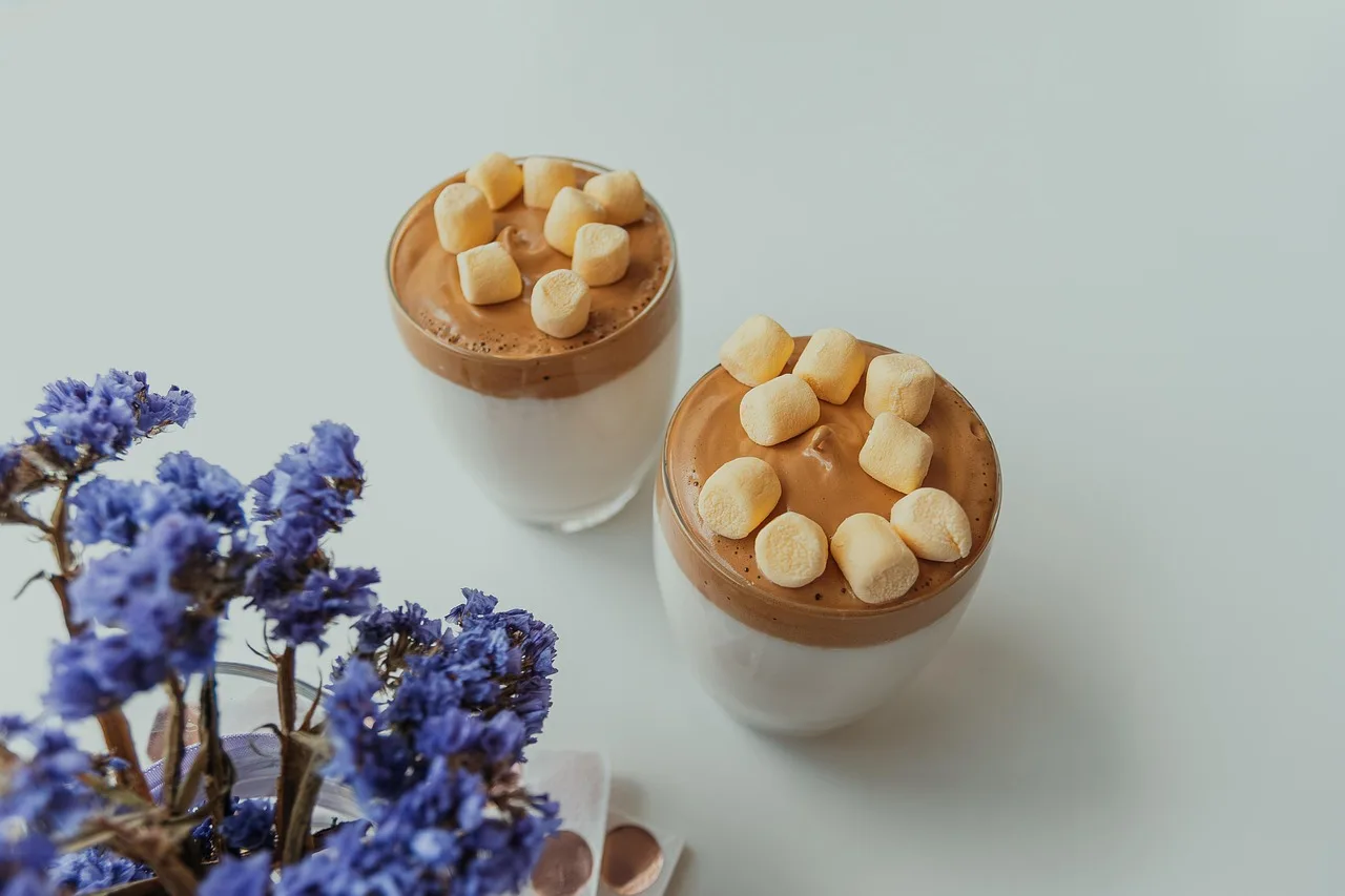Kremalı kahve köpüğü cappuccino fotoğrafı Kremalı kahve köpüğü cappuccino fotoğrafı