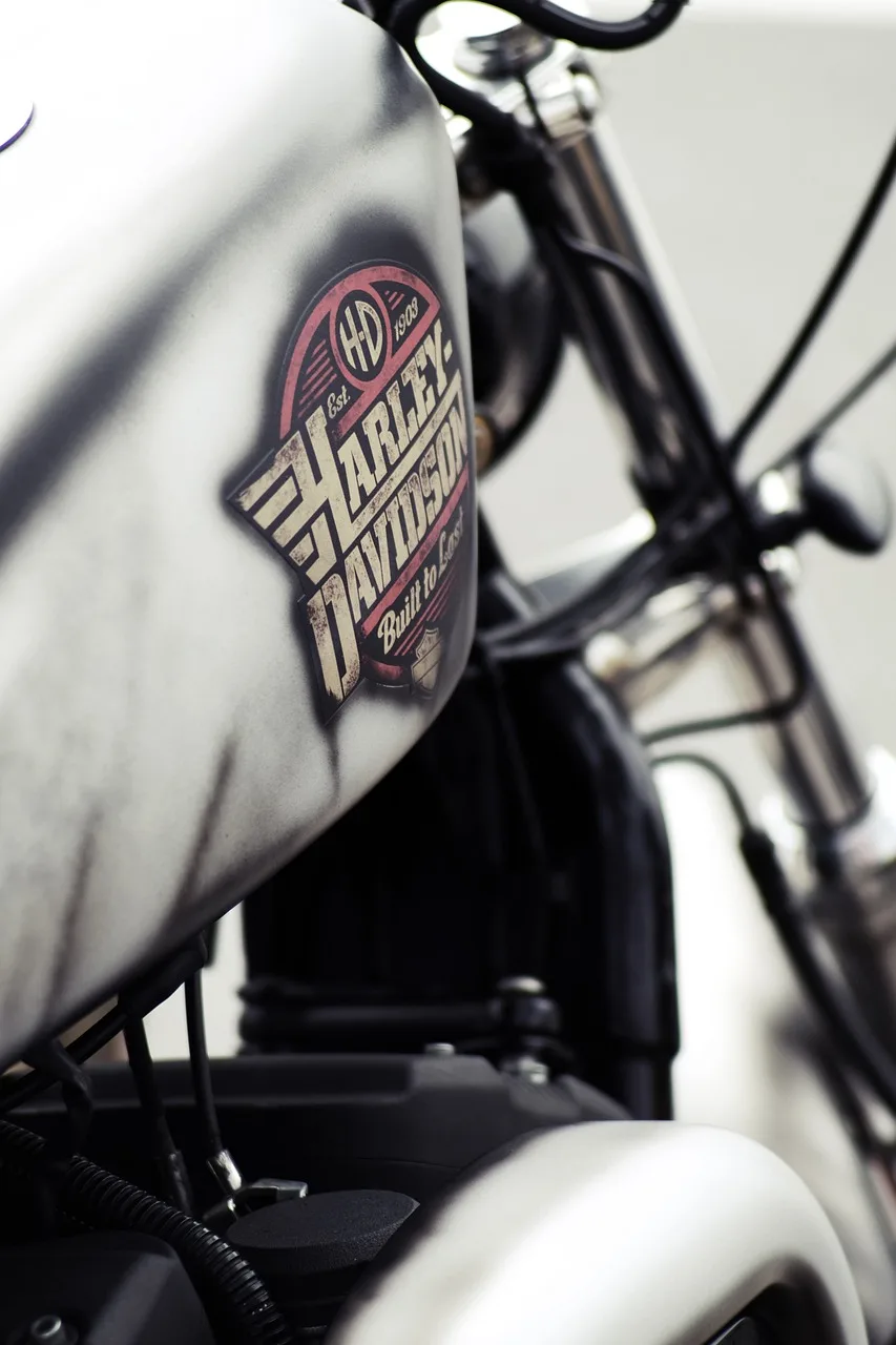 Kromlu klasik motosiklet motor detayı - eski metal