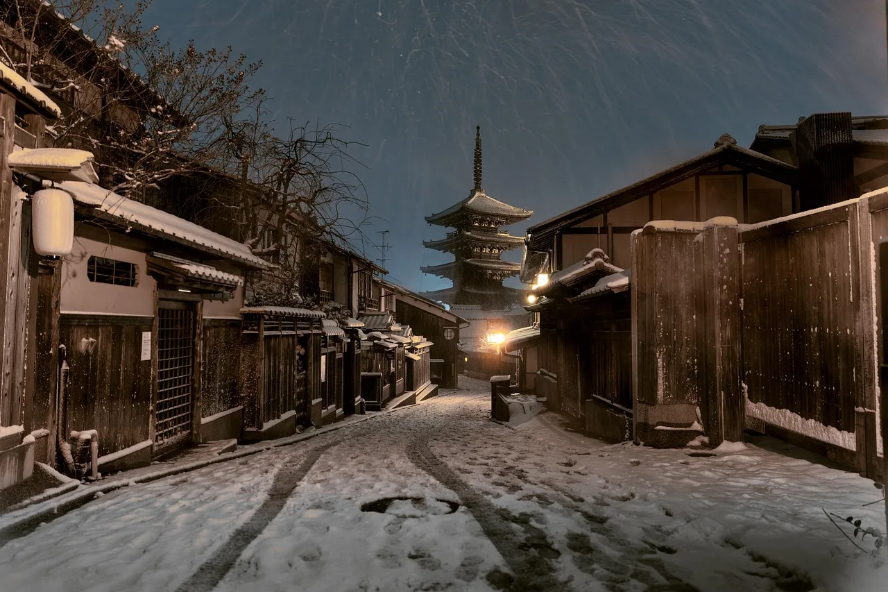 Kyoto kış gecesi antik şehir manzarası