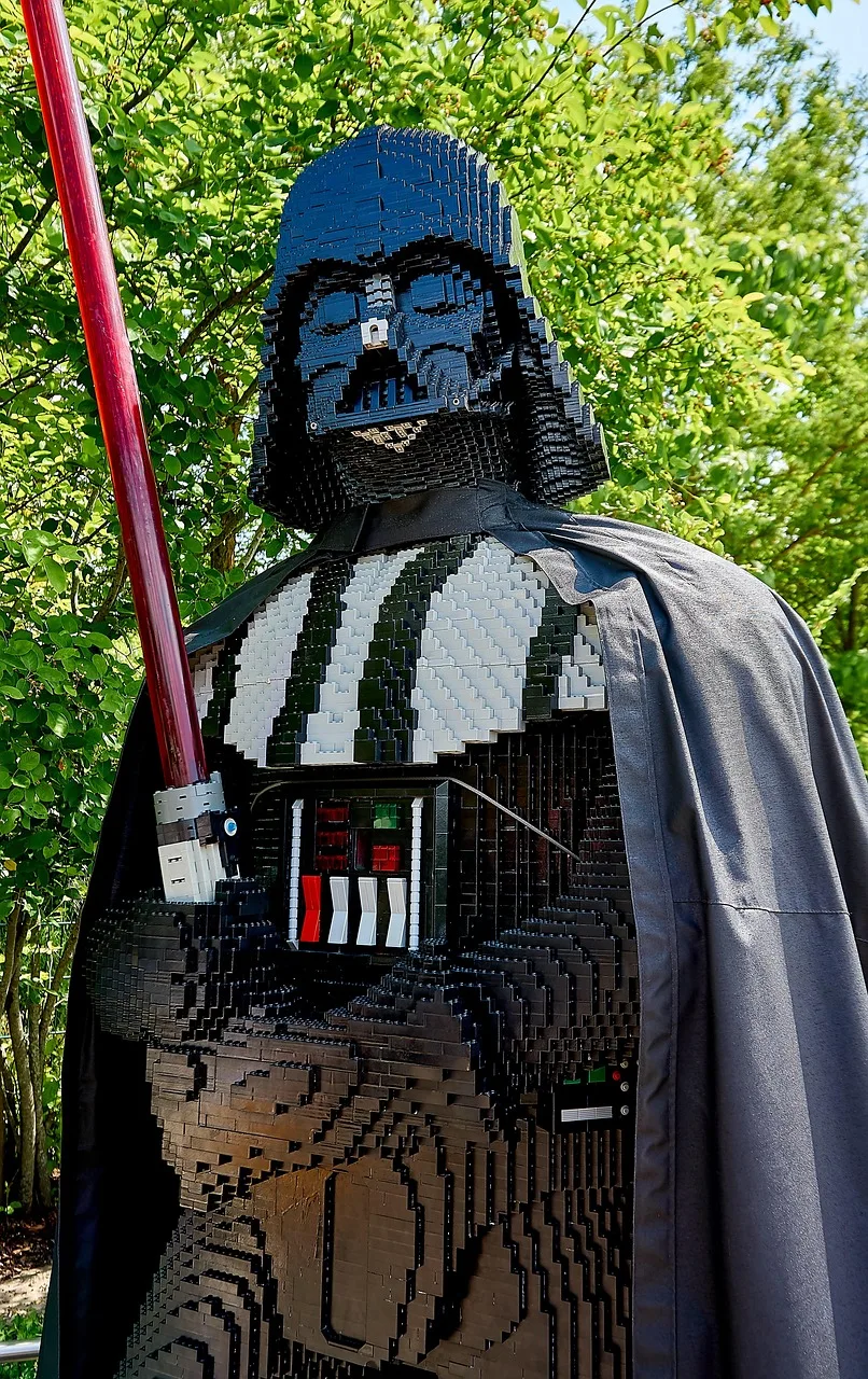 Lego Darth Vader figürü yakın çekim - yıldız savaşları oyuncağı