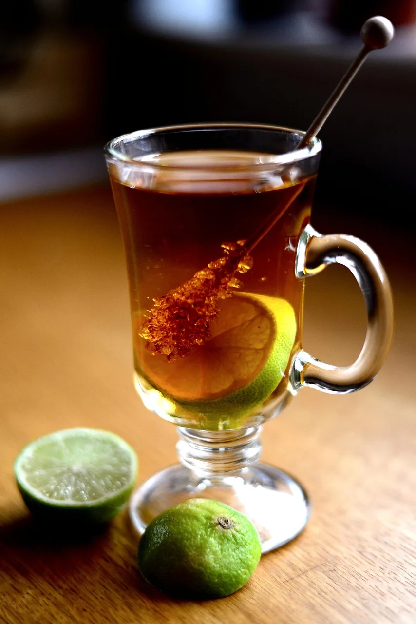 Limonlu bal aromalı çay bardağı - ferahlatıcı içecek
