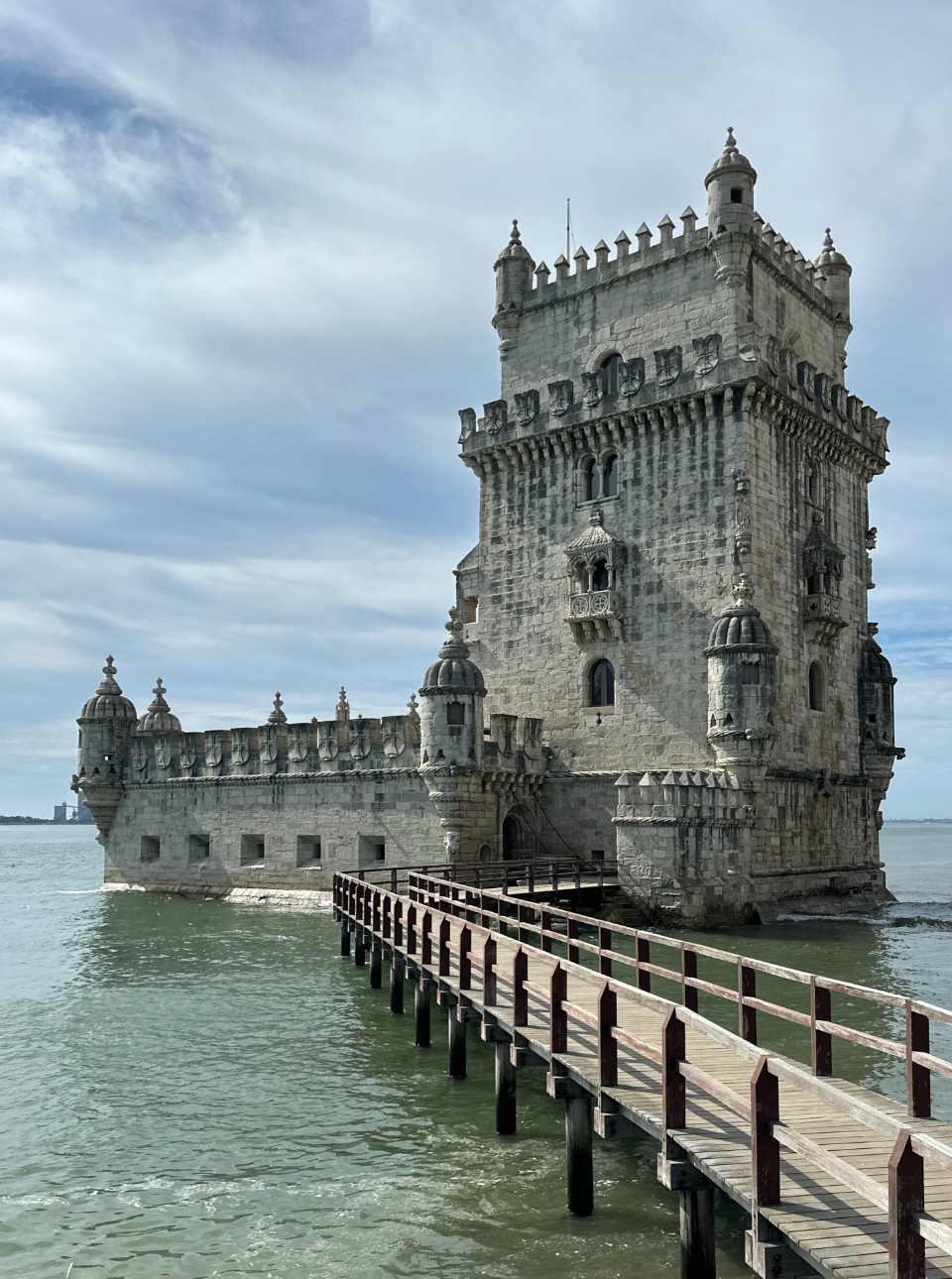 Lizbon Belem Kulesi: Portekizin Tarihi Deniz Kalesi ve İskele Detayları