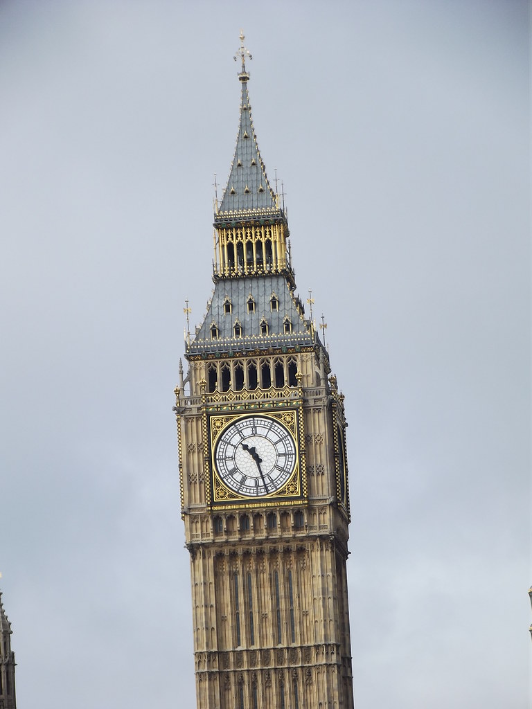Londra'nın İkonik Sembolü Big Ben Saat Kulesi ve Gotik Mimarisi