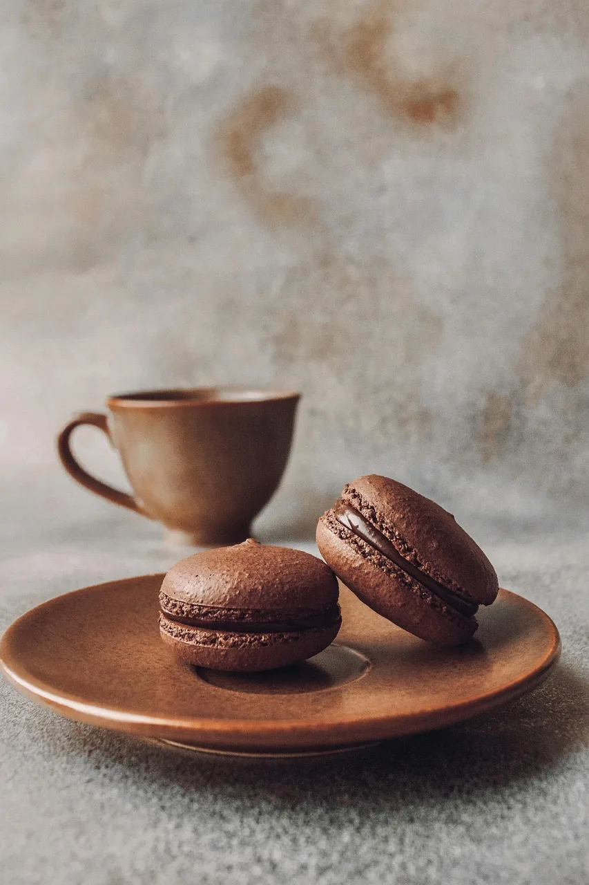 Macaron ve çay fincanı - tatlı anlar