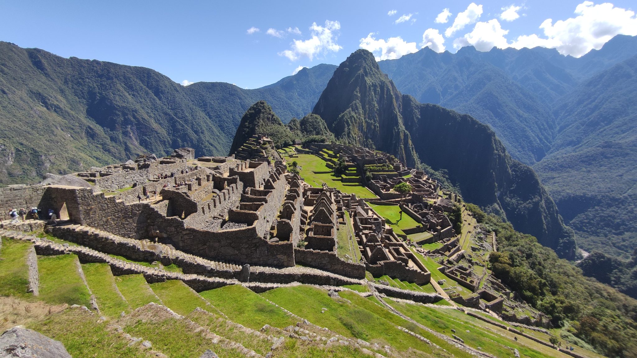 Machu Picchu: Andların Zirvesindeki Antik İnka Şehri ve Tarihi Harabeler