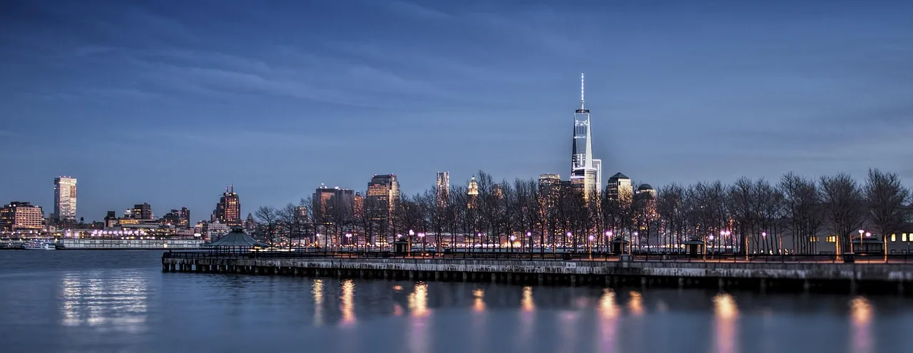 Manhattan gökdelen silüeti - modern şehir manzarası