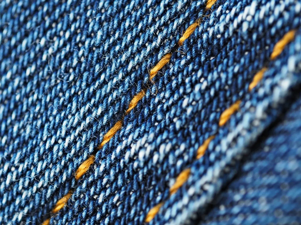 Mavi denim kot pantolon detayı - yakından makro