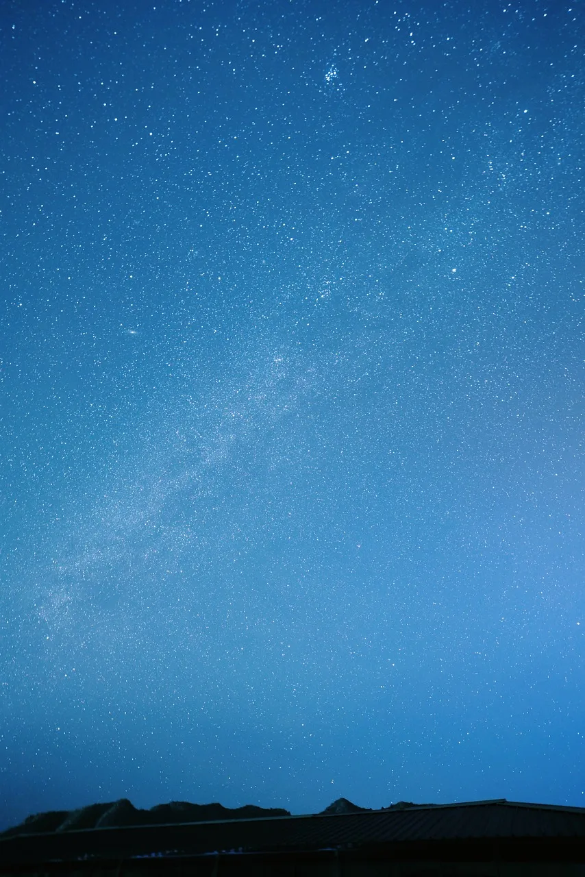 Mavi galaksi gece gökyüzü fotoğrafı