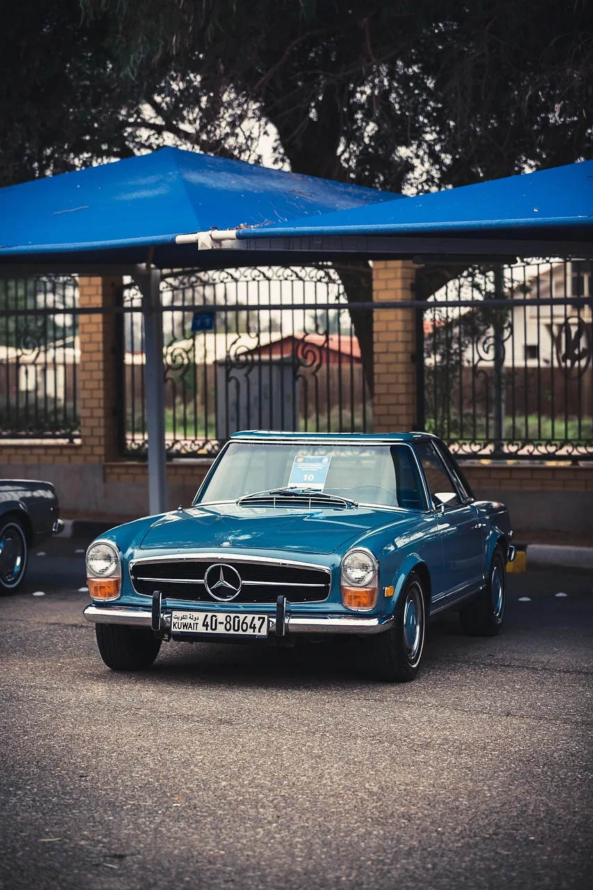 Mercedes klasik araba portresi - vintage otomobil