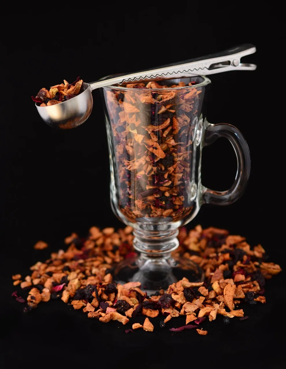 Meyveli çay bardağı - aromatik kuru meyve