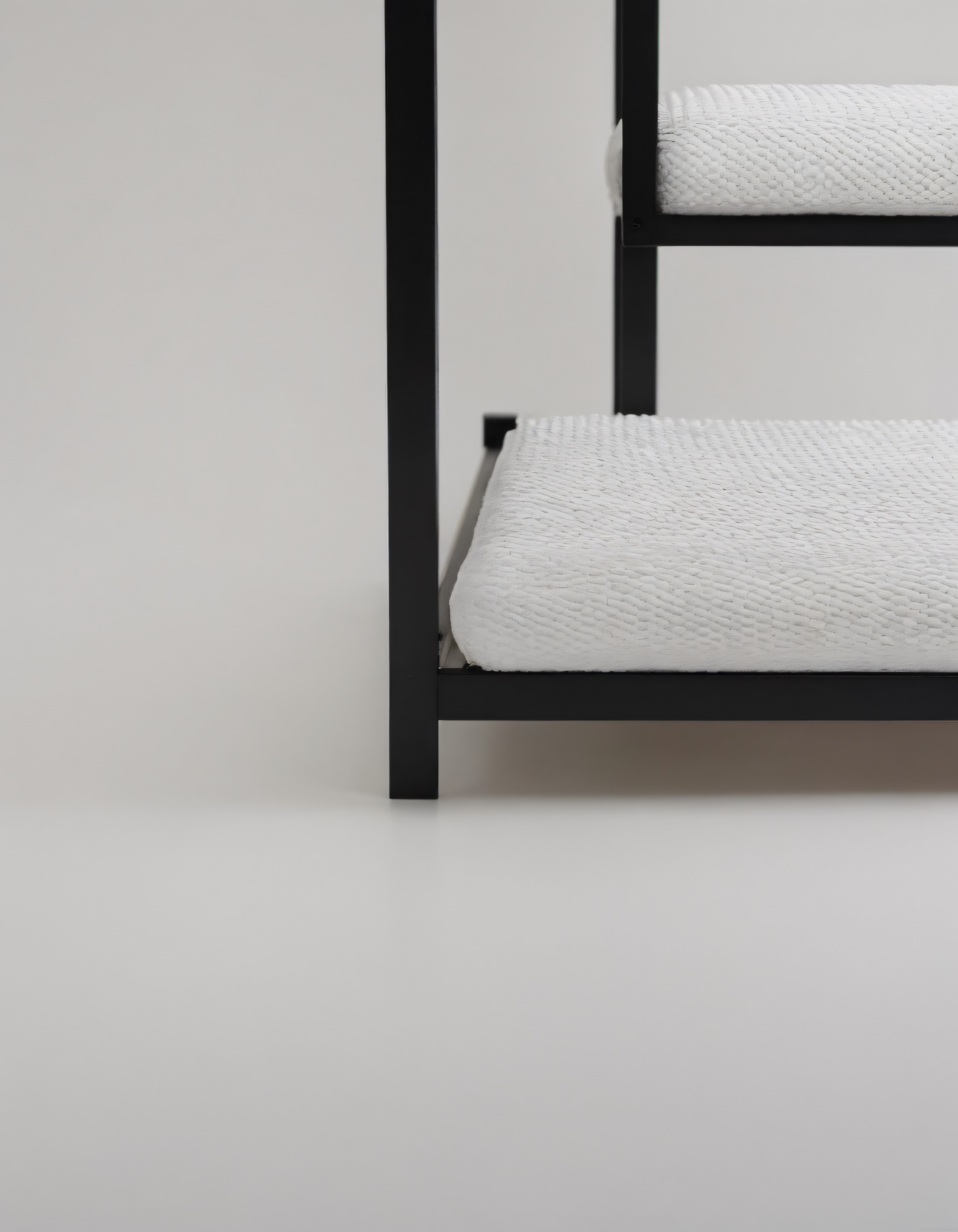 Minimalist Banyo Dekorasyonu: Siyah Metal Duvar Rafında Beyaz Dokulu Havlular