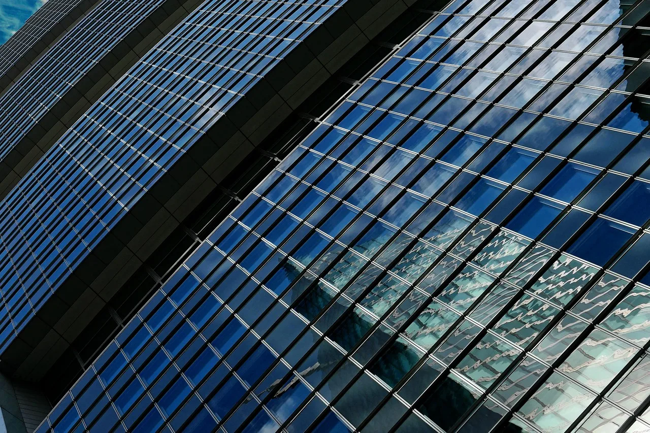 Modern cam cepheli gökdelen Frankfurt silueti