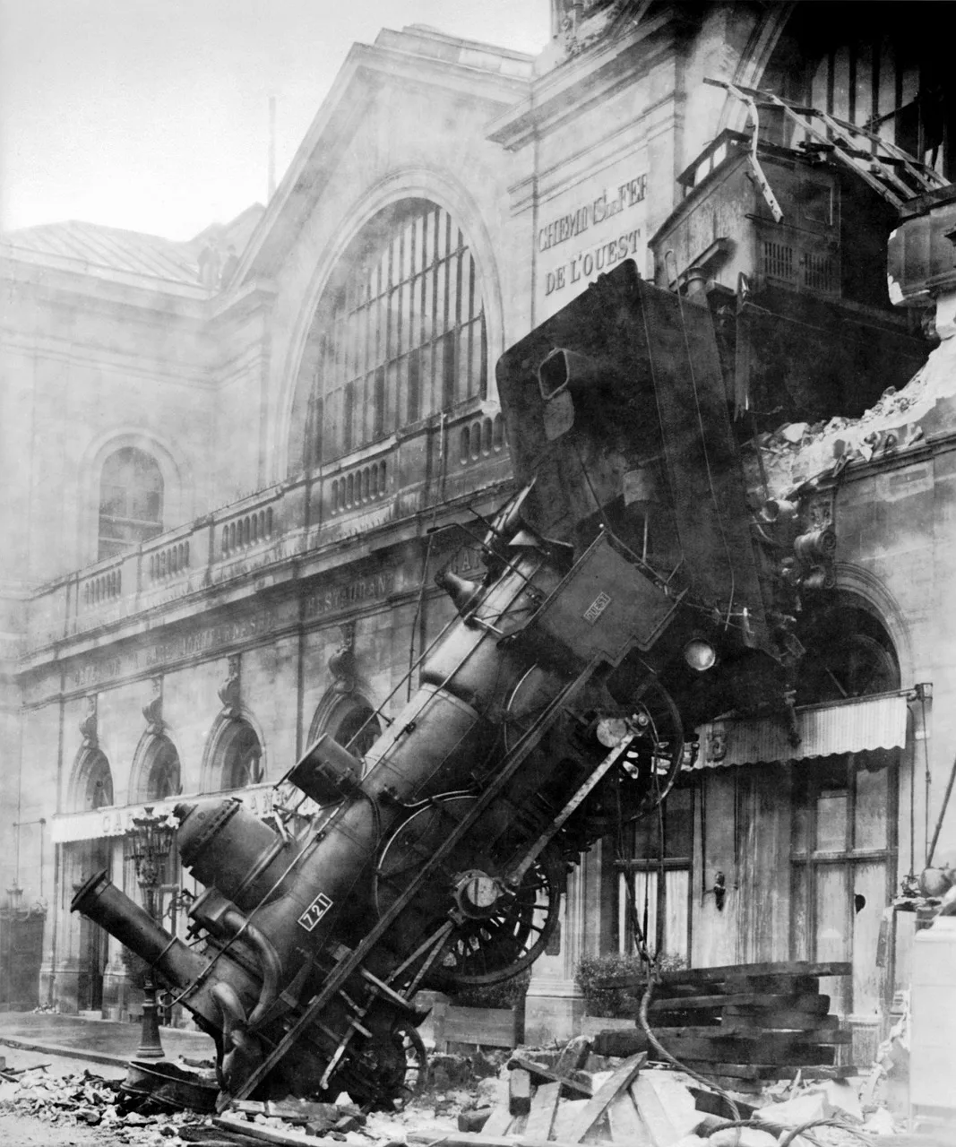 Montparnasse tren kazası tarihi fotoğraf - buharlı lokomotif