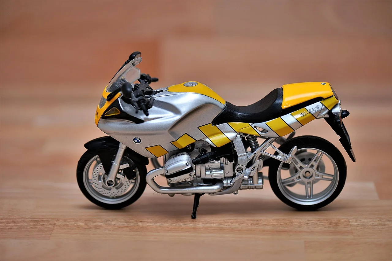 Motorsiklet model fotoğrafı - BMW tarzı bisiklet