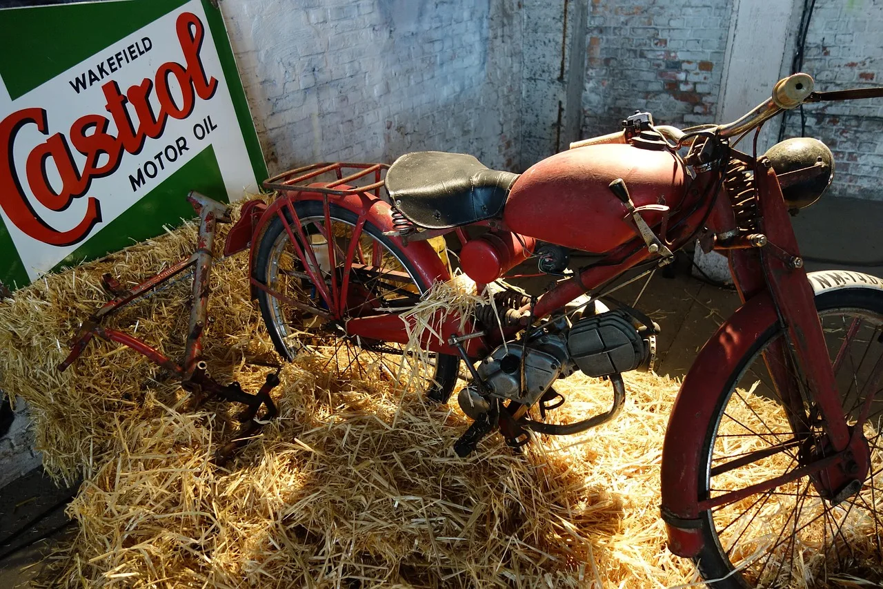 Motosiklet ve Castrol logosu - detaylı çekim
