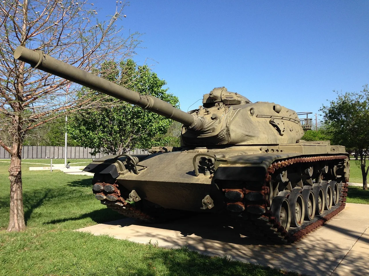 Müze sergisindeki WWII tankı - askeri araç fotoğrafı Müze sergisindeki WWII tankı - askeri araç fotoğrafı