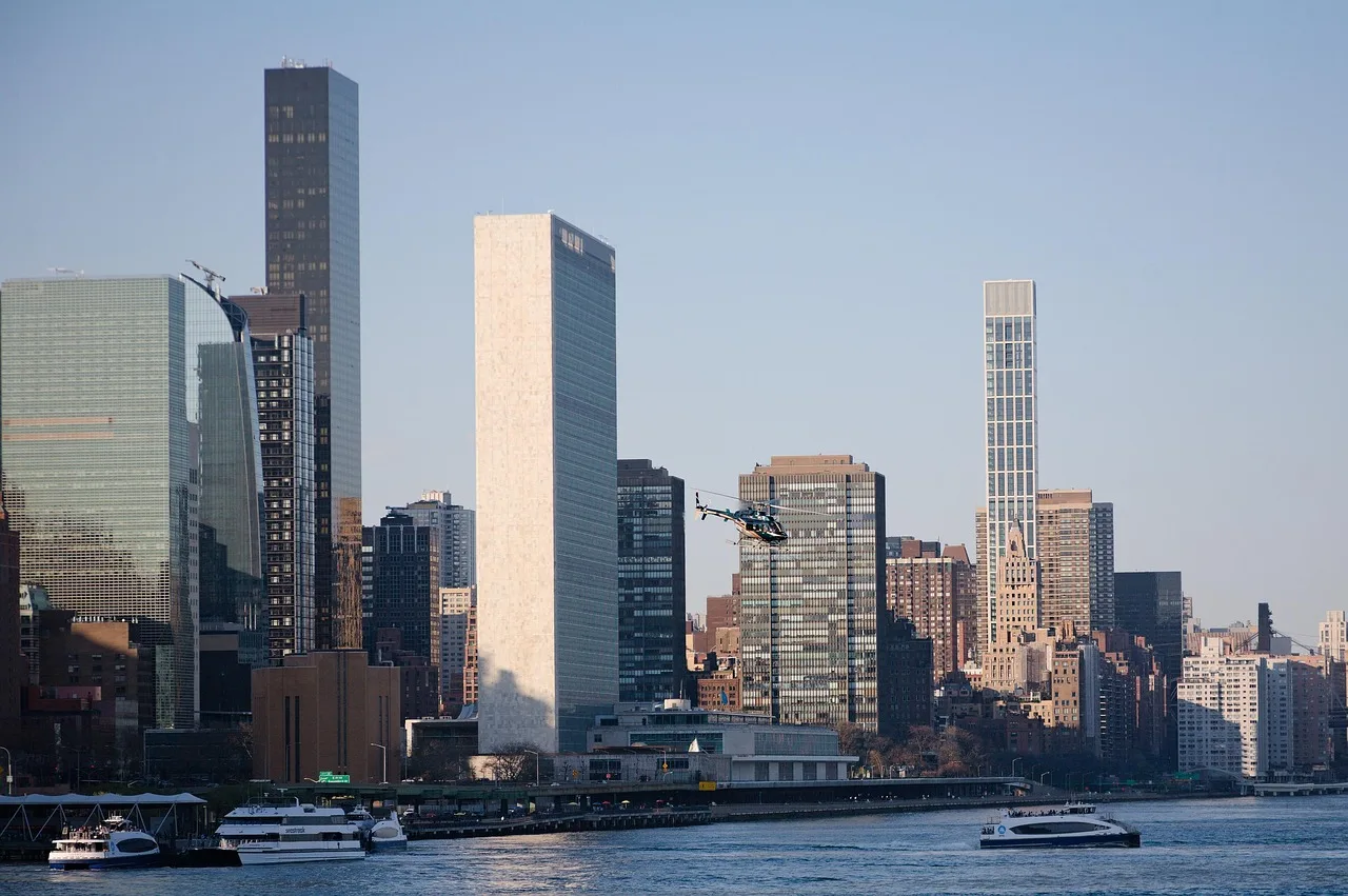 New York limanı feribotları - yaz akşamı