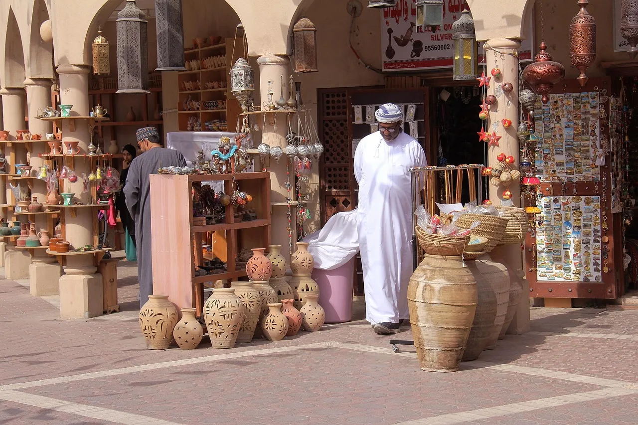 Nizwa çarşısı el yapımı çömlek tasarımı - geleneksel alışveriş