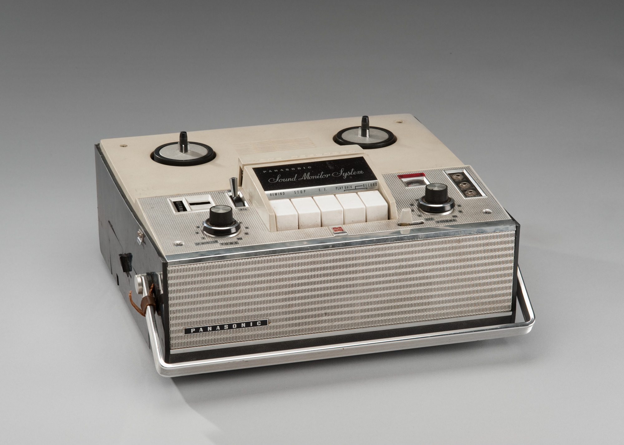 Nostaljik Panasonic reel to reel teyp ses kayıt cihazı studyo çekimi