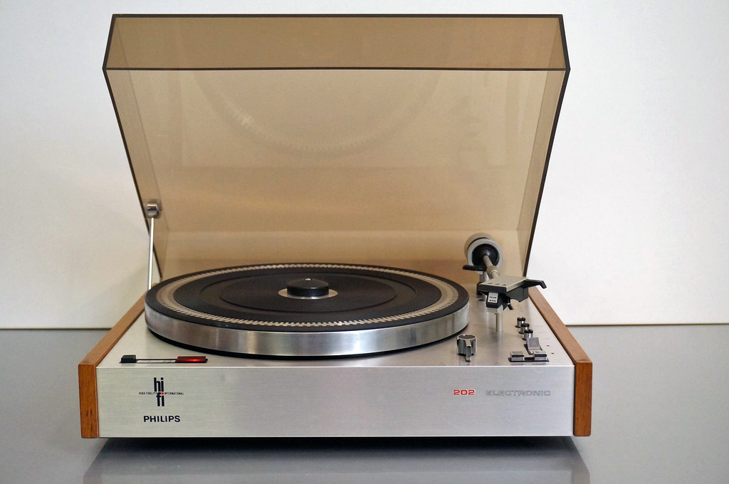 Nostaljik Philips 312 Elektronik Pikap ve Vinil Plak Çalar Ürün Görseli