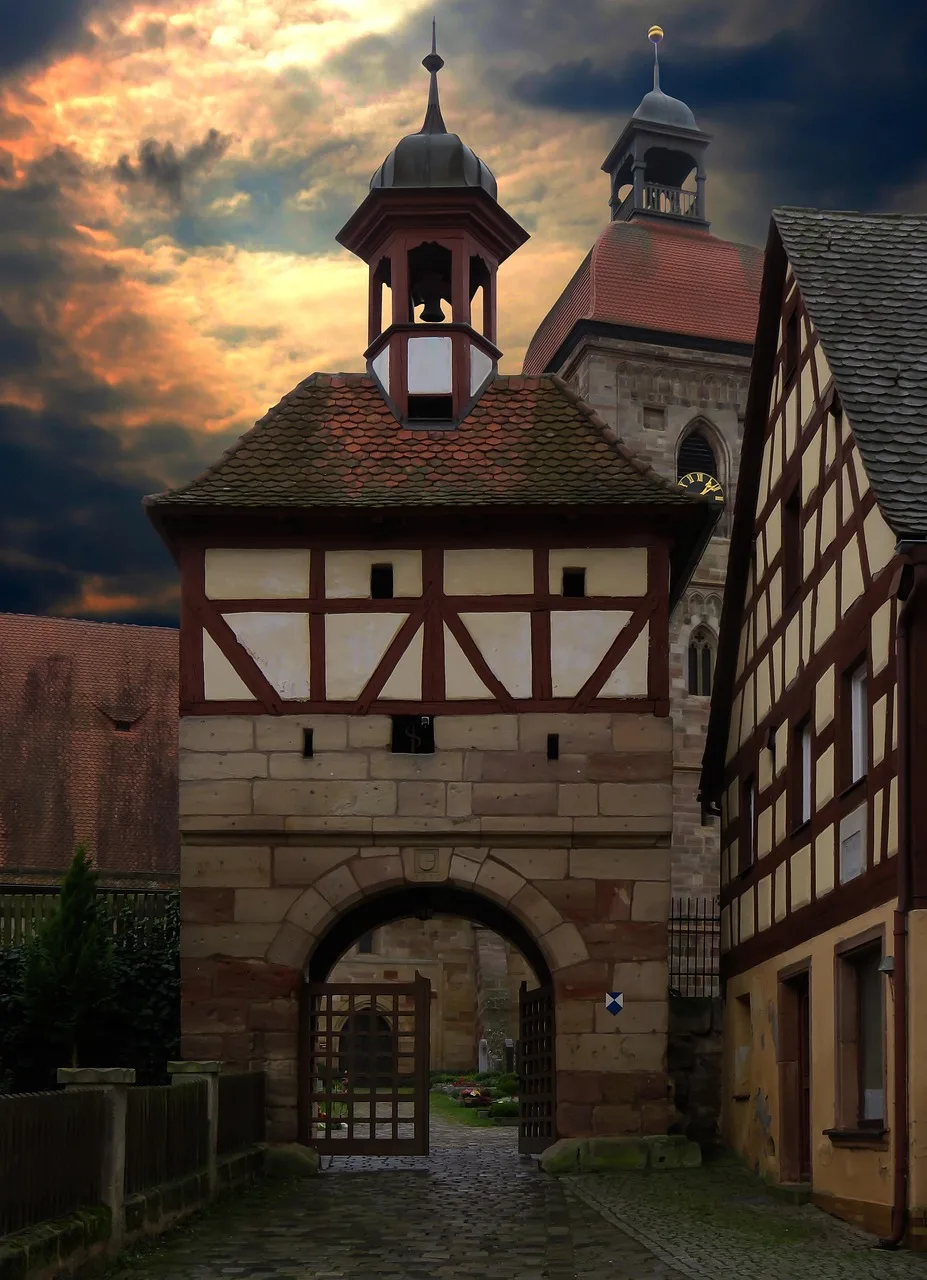 Nuremberg Orta Çağ kilise kulesi - tarihi yapı