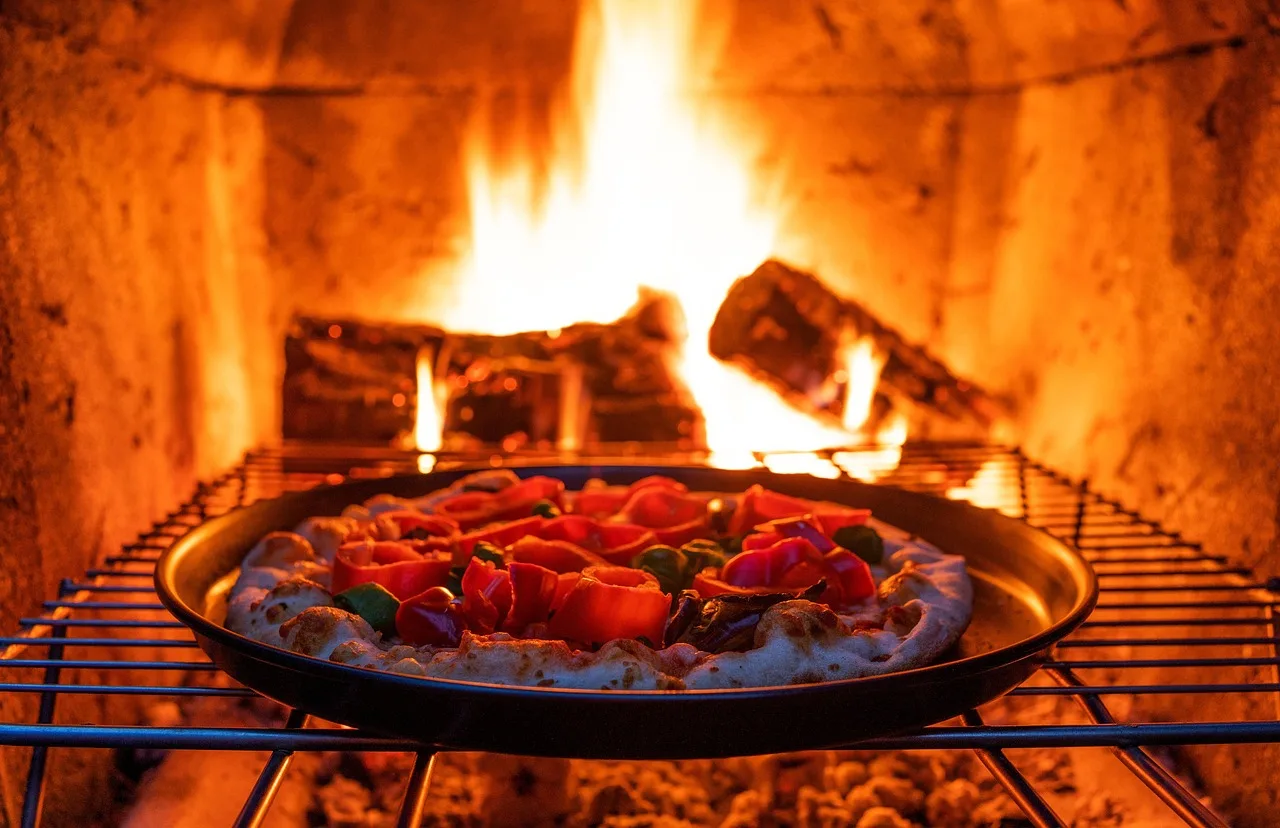 Odun fırını pizza fotoğrafı - çıtır taş fırın