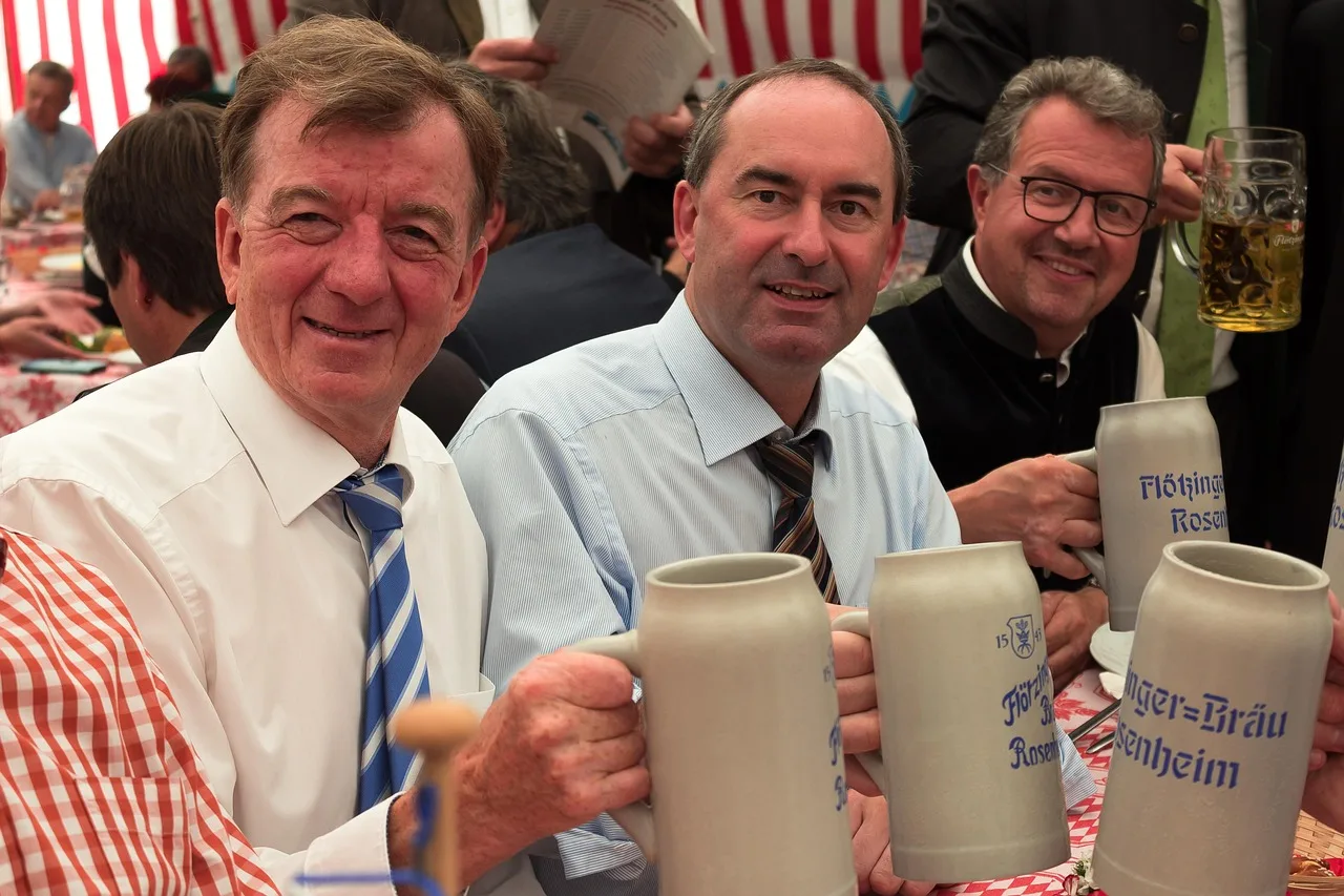 Oktoberfest Bavyera bira çadırı - geleneksel kutlama