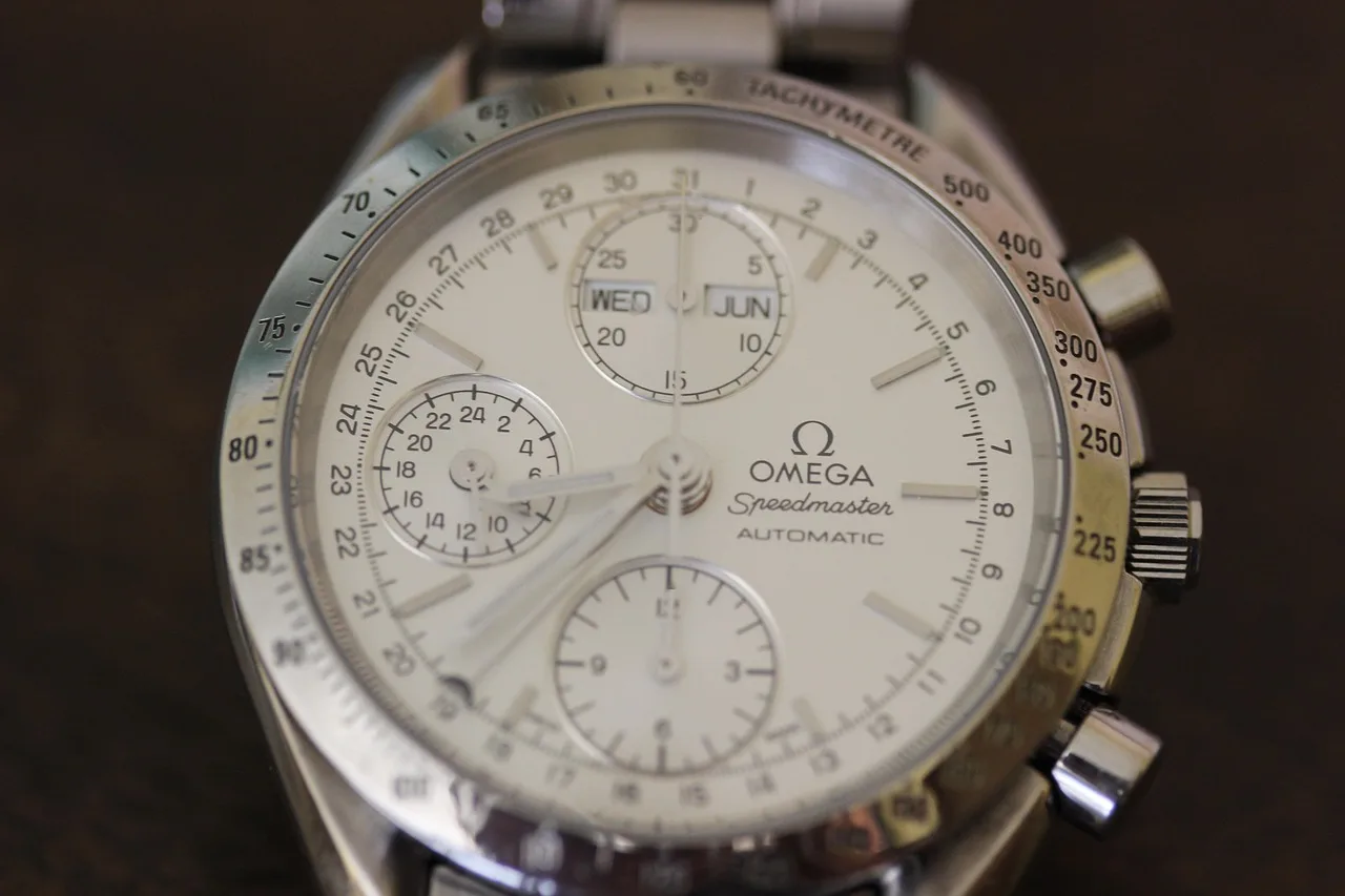 Omega kahverengi kronometre kol saati - şık zaman ölçer