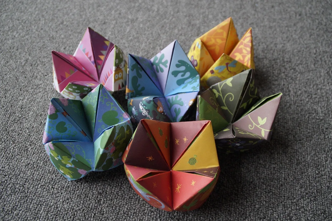 Origami renkli kağıt katlamalar - çocuk oyunu